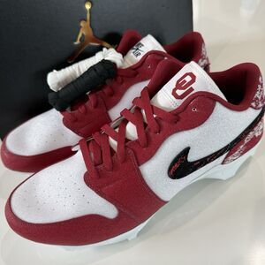 Men Nike Jordan 1 Low Alpha Menace 4 Oklahoma Football Cleat HF5589-106 Size 14